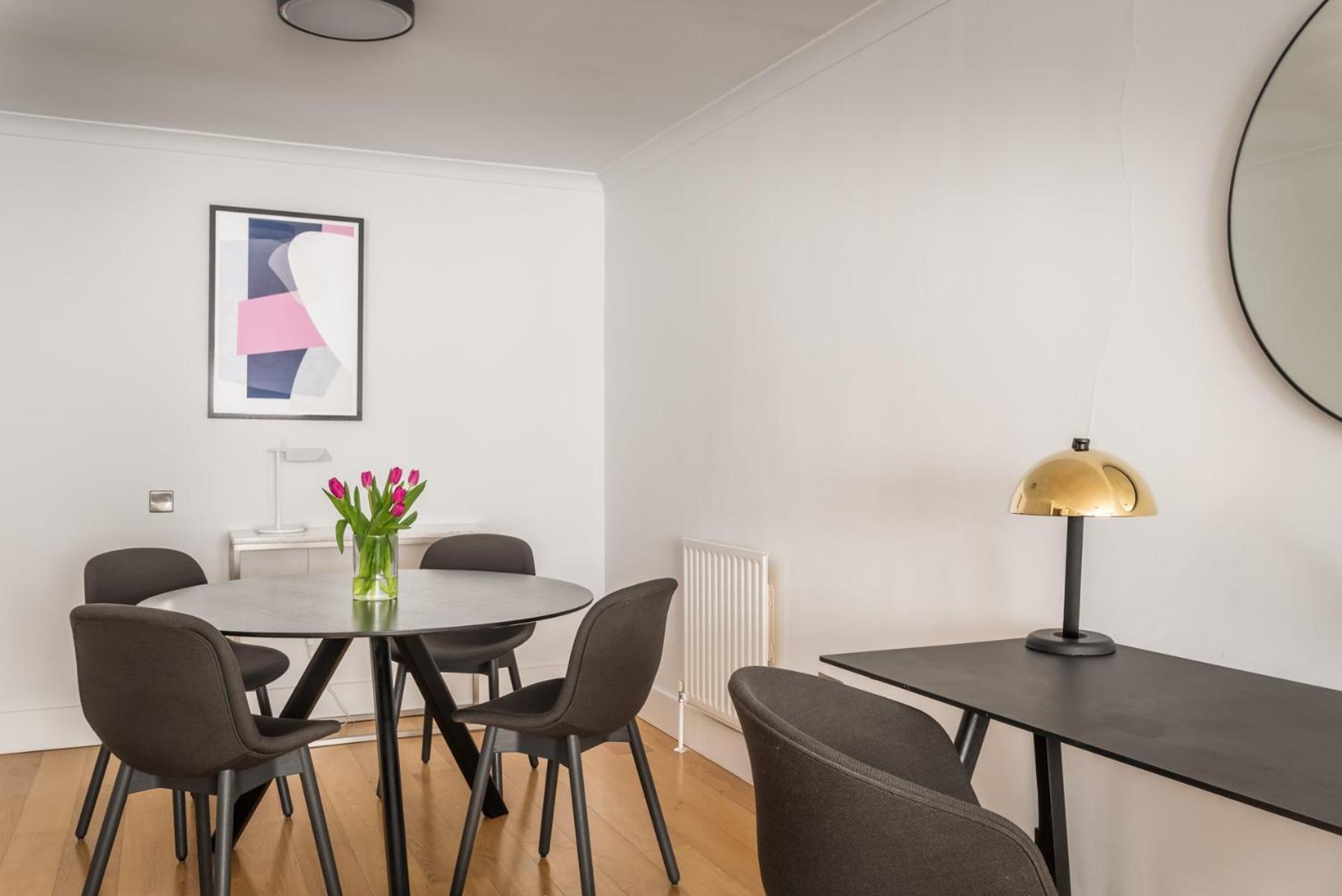 Monarch House - Serviced Apartments - Kensington Лондон Екстер'єр фото