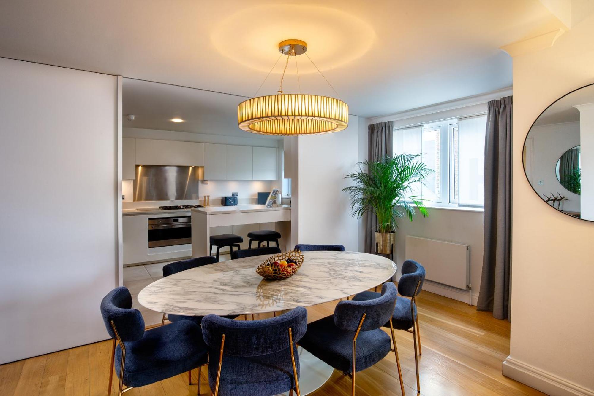 Monarch House - Serviced Apartments - Kensington Лондон Екстер'єр фото