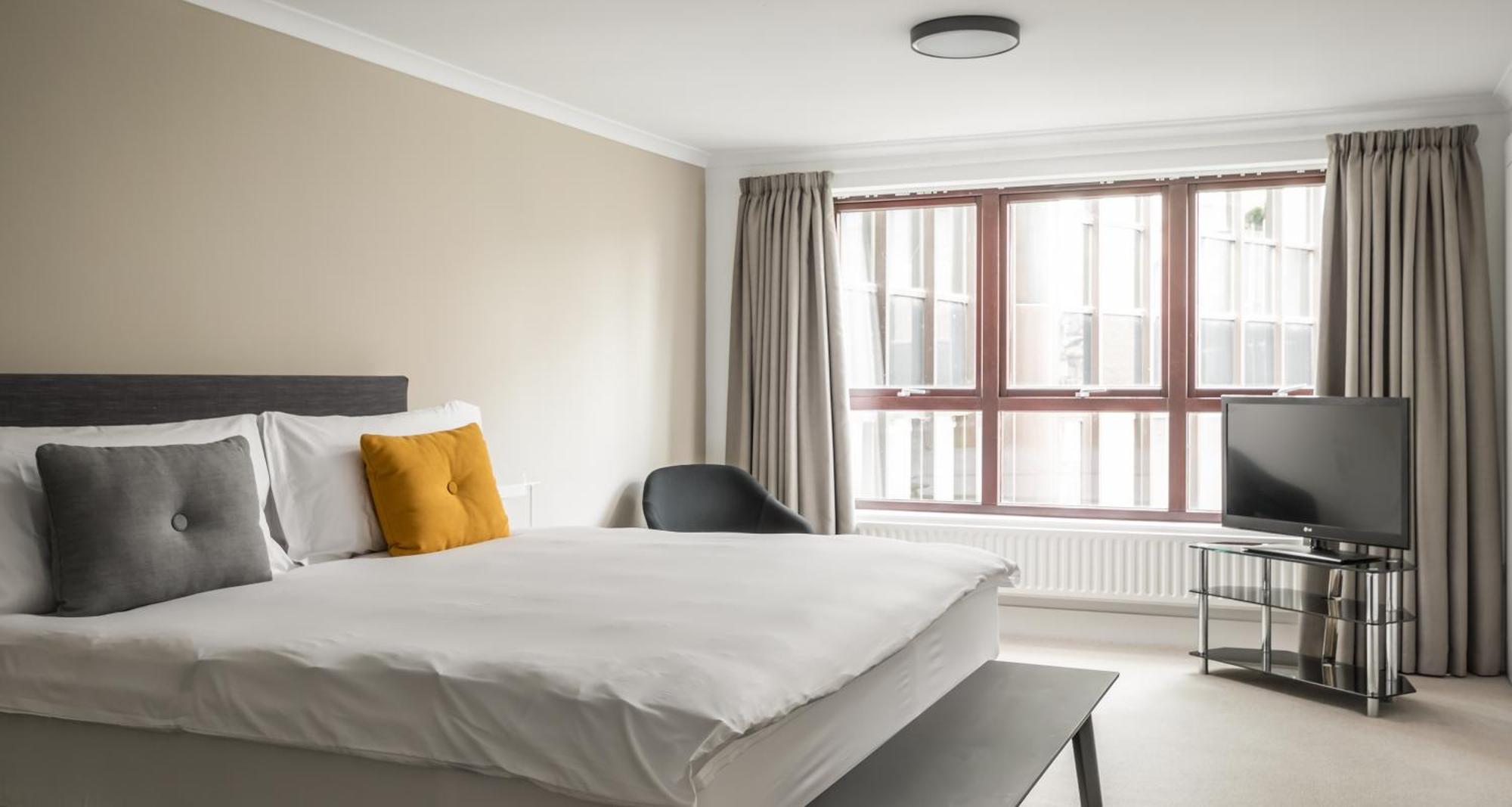 Monarch House - Serviced Apartments - Kensington Лондон Екстер'єр фото