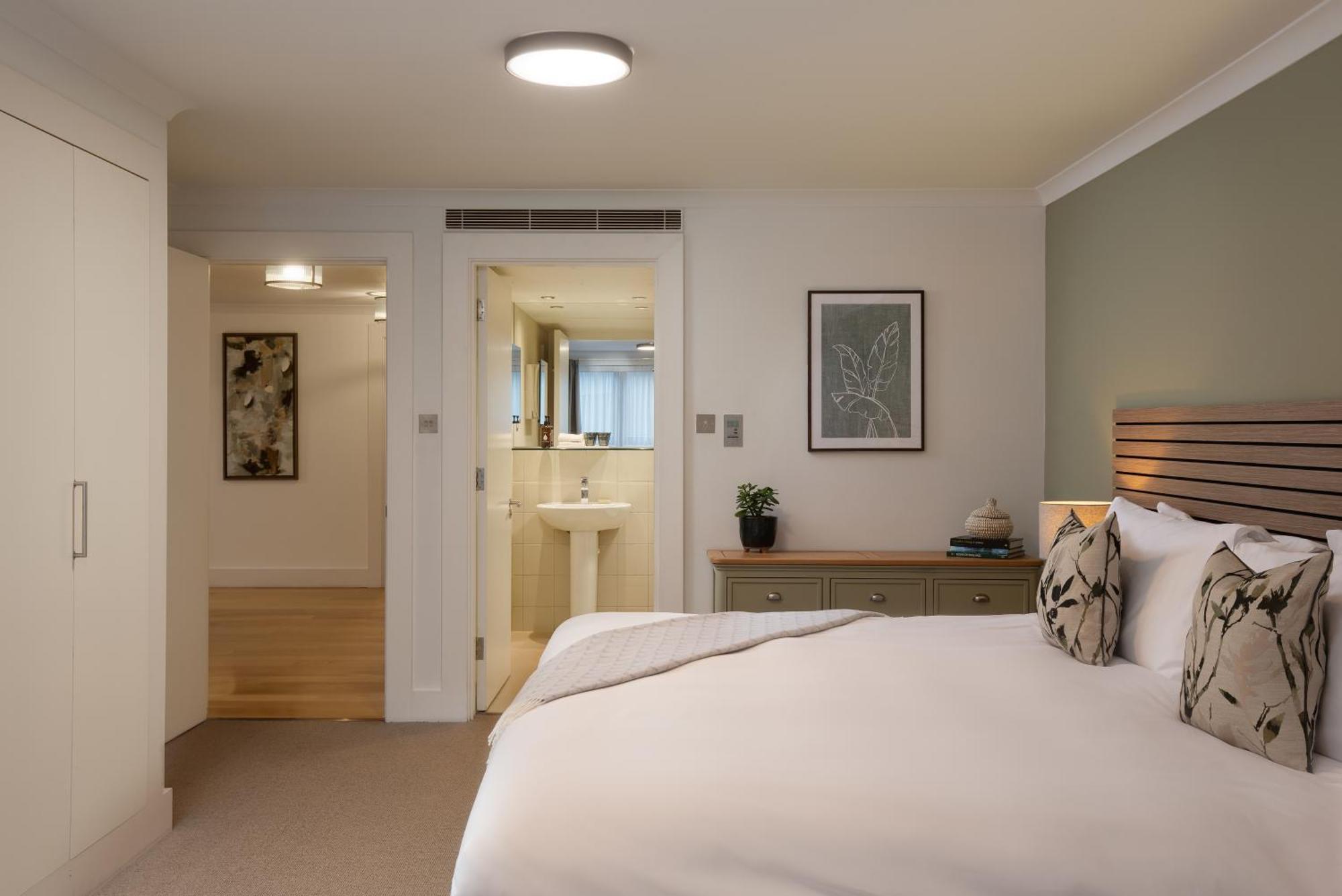 Monarch House - Serviced Apartments - Kensington Лондон Екстер'єр фото