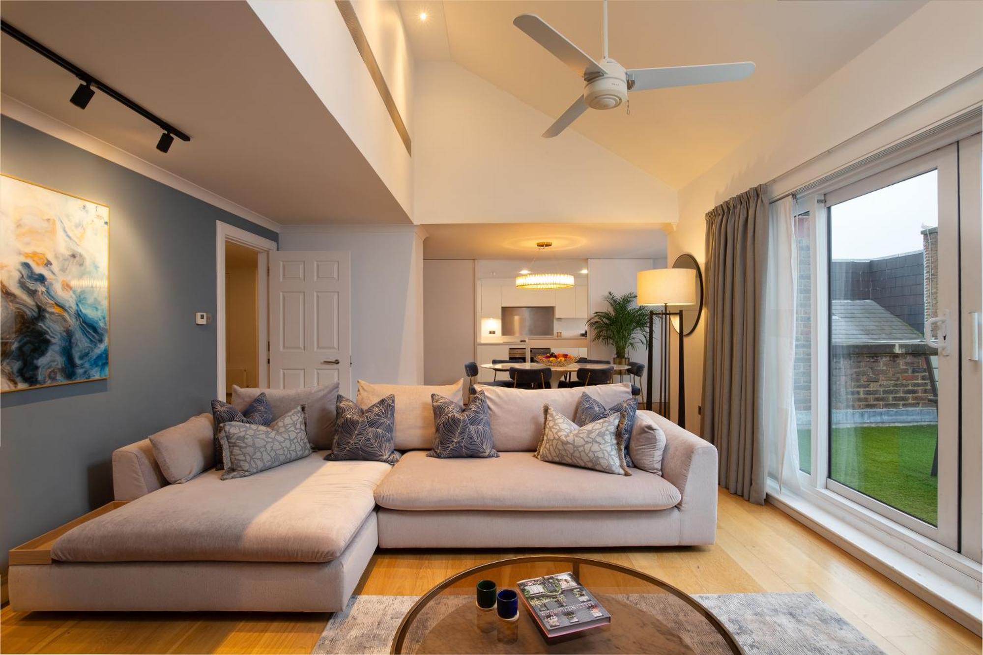 Monarch House - Serviced Apartments - Kensington Лондон Екстер'єр фото