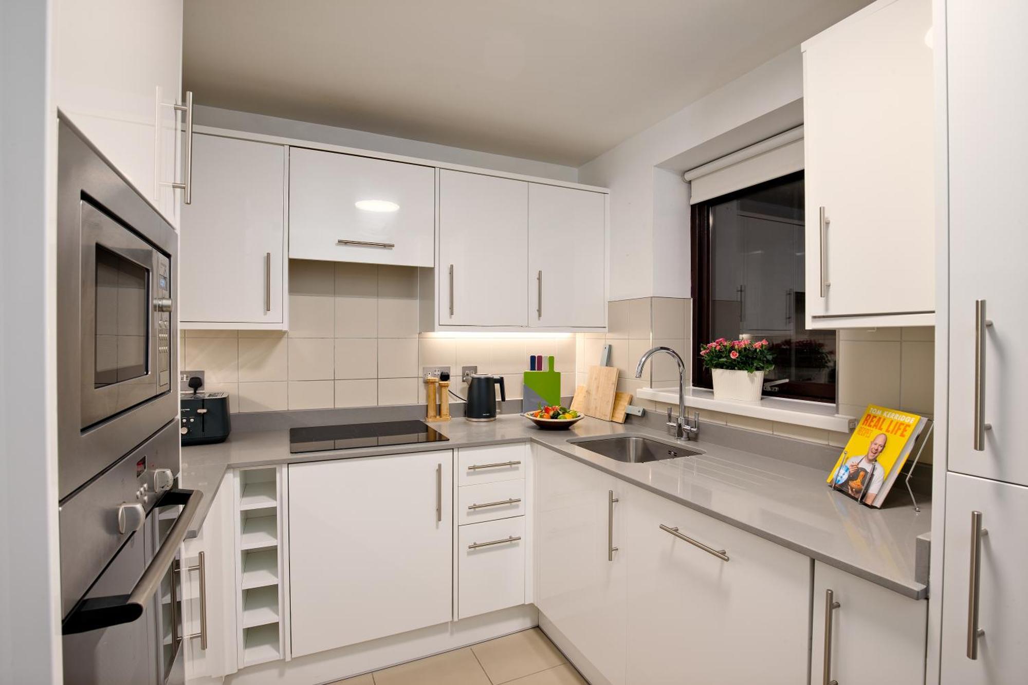 Monarch House - Serviced Apartments - Kensington Лондон Екстер'єр фото